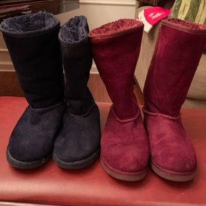 Two pairs of Fuzzy warm boots